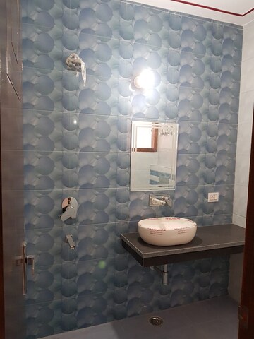 Bathroom in 3 BHK Builder Floor at Ansal Plaza Sector-23, Sector 23 – for Rent