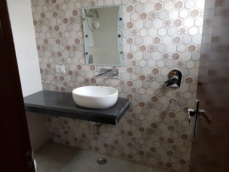 Bathroom, ansal-plaza-sector-23 3 Bedroom 1200 Sq.Ft. Builder Floor In Sector 23 Gurgaon 8751176