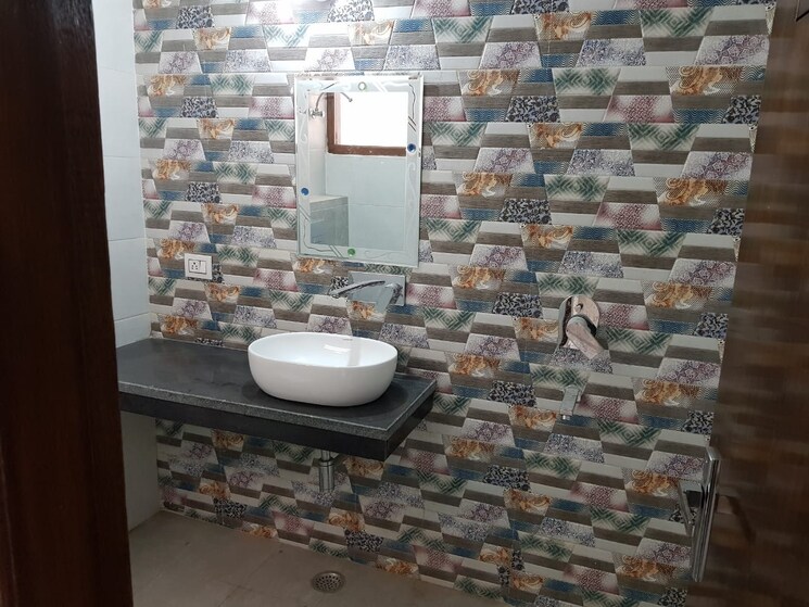 Bathroom, ansal-plaza-sector-23 3 Bedroom 1200 Sq.Ft. Builder Floor In Sector 23 Gurgaon 8751176