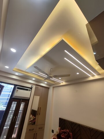 Furnished Amenities in 2 BHK Builder Floor at Vaishali Sector 3 – for Sale