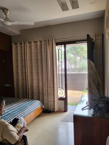 Living Room in 3 BHK Builder Floor at Eros Rosewood City, Sector 49 – for Rent