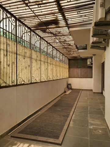 Balcony in 3 BHK Builder Floor at Eros Rosewood City, Sector 49 – for Rent