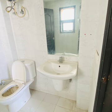 Bathroom in 3 BHK Builder Floor at Omaxe Silver Birch, Mullanpur – for Sale