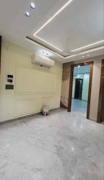 Room in 2 BHK Apartment at Vatika Xpressions, Sector 88b – for Rent