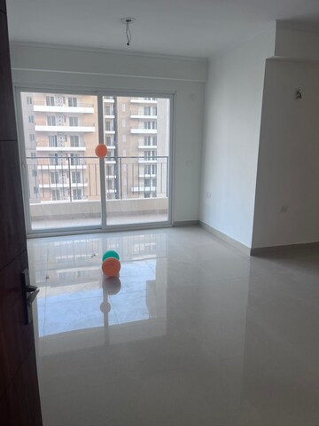 Room in 3 BHK Apartment at Amrapali Crystal Homes, Sector 76 – for Rent