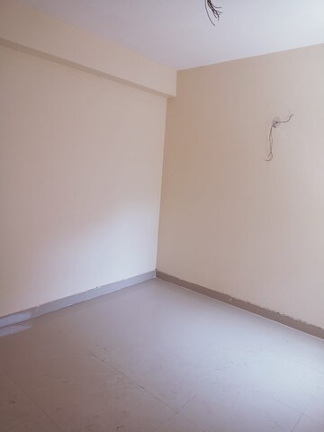 Room in 2 BHK Apartment at Adore Happy Homes Grand, Sector 85 – for Sale