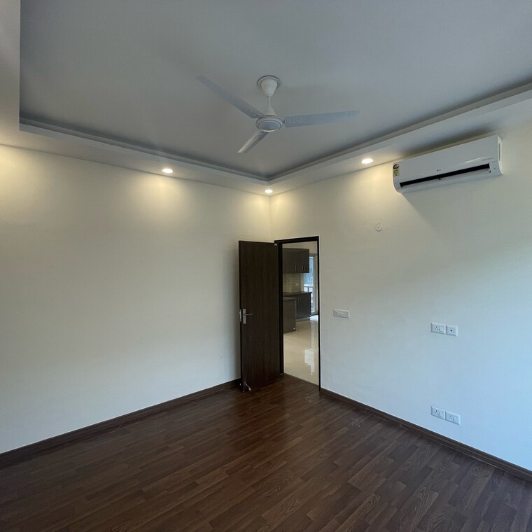 Room, bptp-amstoria 3 Bedroom 2229 Sq.Ft. Builder Floor In Sector 102 Gurgaon 8751341