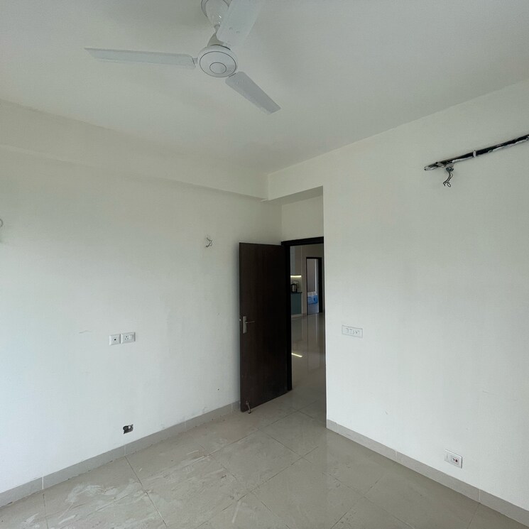 Room, bptp-amstoria 3 Bedroom 2229 Sq.Ft. Builder Floor In Sector 102 Gurgaon 8751341