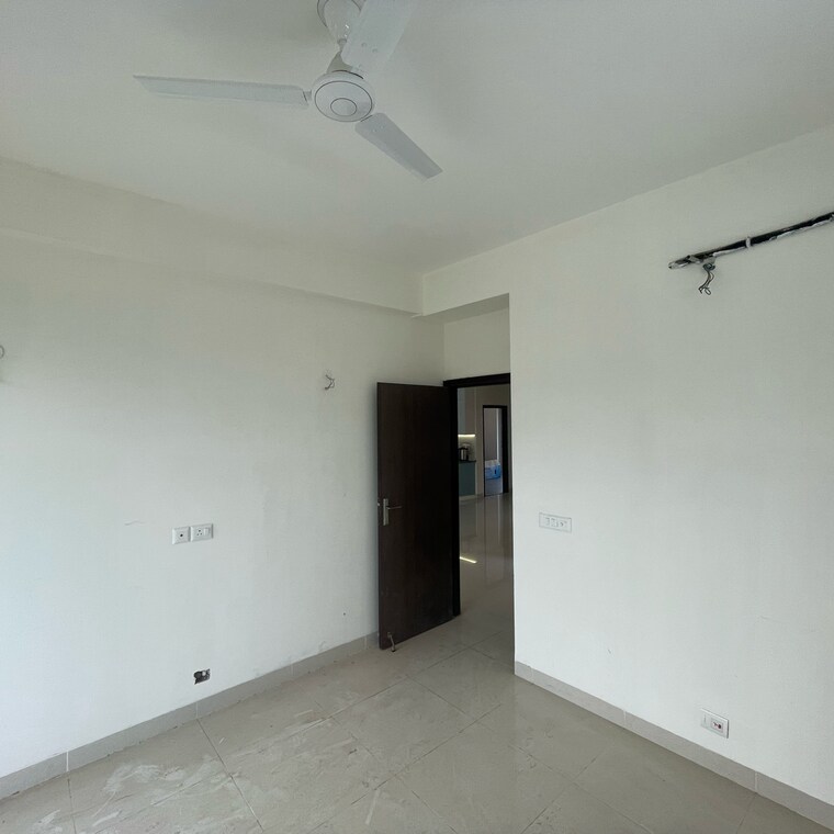 Room, bptp-amstoria 3 Bedroom 2229 Sq.Ft. Builder Floor In Sector 102 Gurgaon 8751341