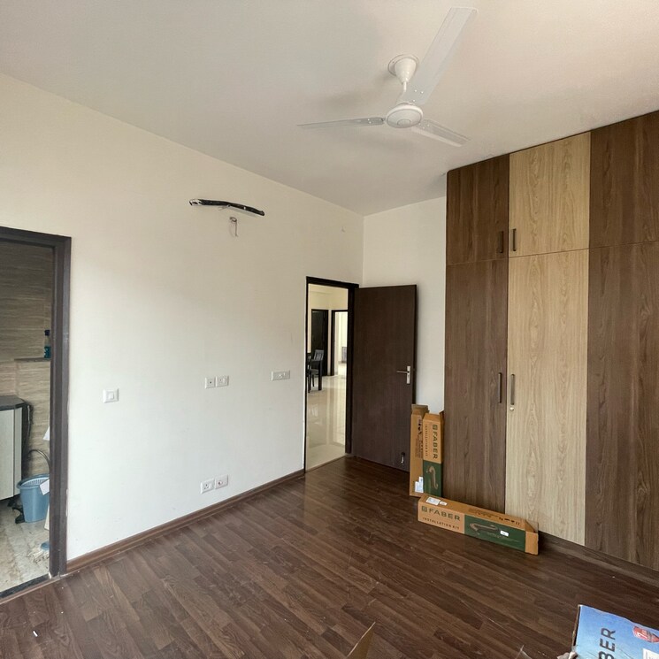 Room, bptp-amstoria 3 Bedroom 2229 Sq.Ft. Builder Floor In Sector 102 Gurgaon 8751341