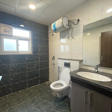 Bathroom in 3 BHK Builder Floor at BPTP Amstoria, Sector 102 – for Sale