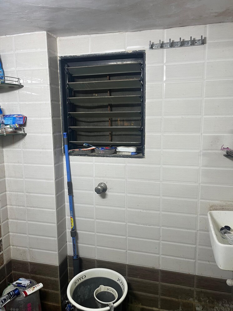 Bathroom, vashi sector 17 1 Bedroom 400 Sq.Ft. Apartment In Vashi Sector 17 Navi Mumbai 8751350