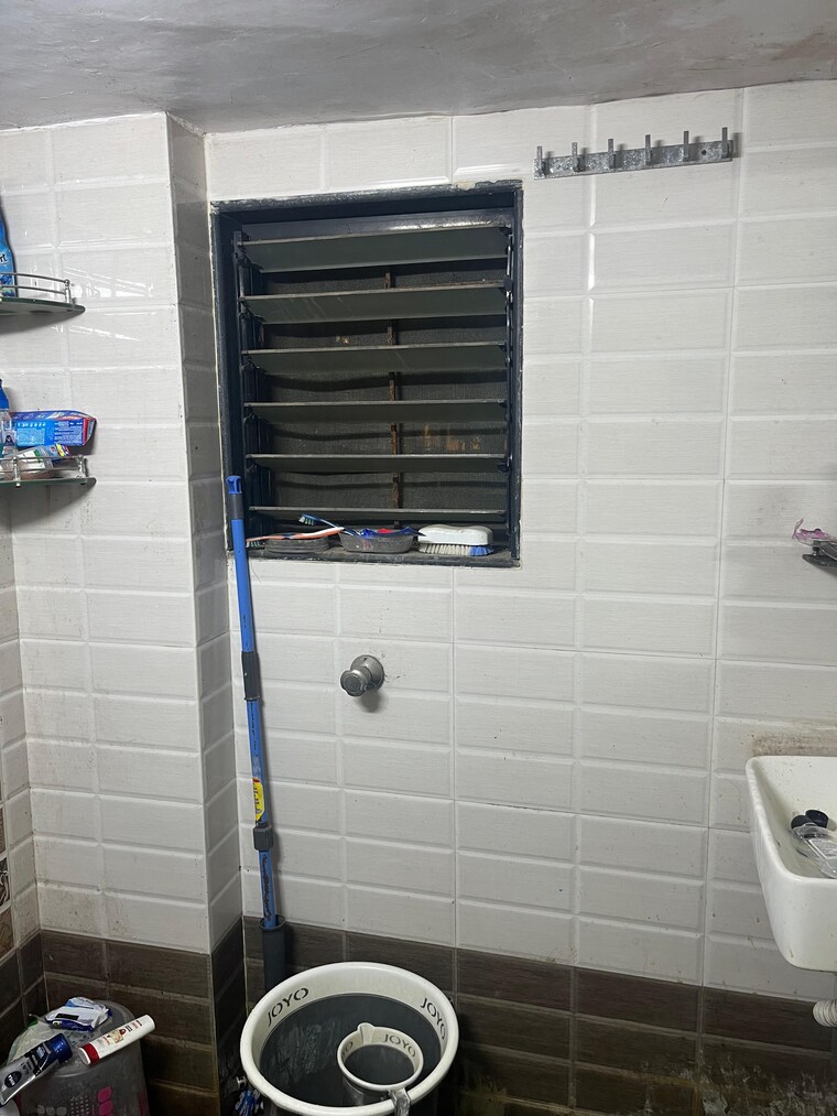 Bathroom, vashi sector 17 1 Bedroom 400 Sq.Ft. Apartment In Vashi Sector 17 Navi Mumbai 8751350