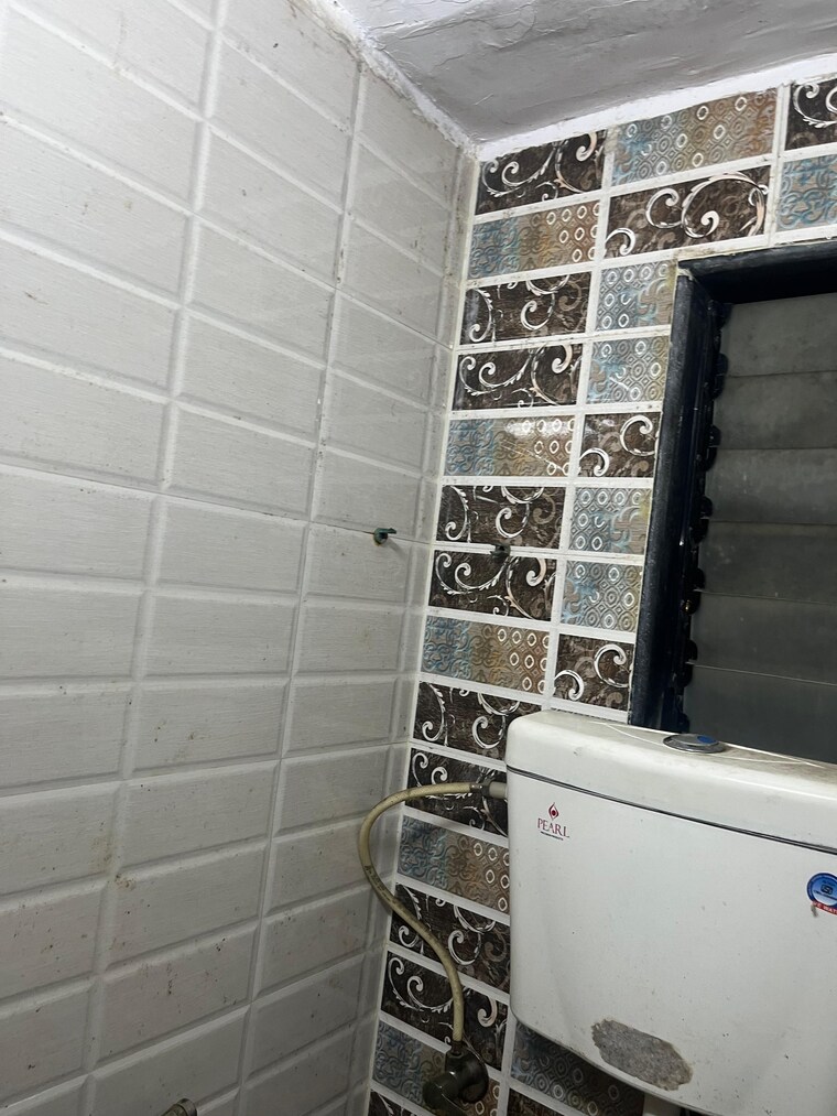 Bathroom, vashi sector 17 1 Bedroom 400 Sq.Ft. Apartment In Vashi Sector 17 Navi Mumbai 8751350