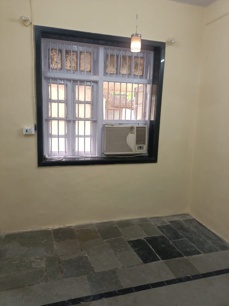 Room, ravi-krupa 1 Bedroom 450 Sq.Ft. Apartment In Matunga East Mumbai 8751345