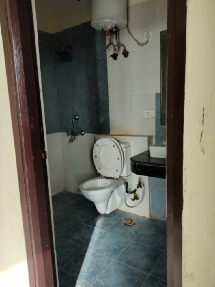 Bathroom, sikka-karmic-greens 3.5 Bedroom 1510 Sq.Ft. Apartment In Sector 78 Noida 8751496