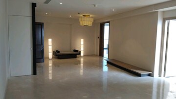 Room in 5 BHK Apartment at Rustomjee Crown, Prabhadevi – for Rent
