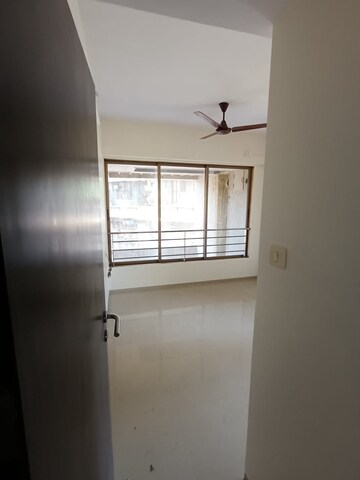 Room in 3 BHK Apartment at Prabhadevi – for Rent