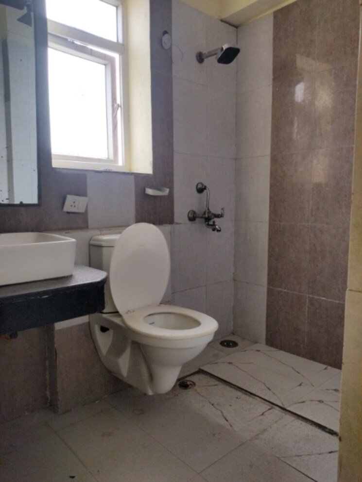 Bathroom, sikka-karmic-greens 3.5 Bedroom 1510 Sq.Ft. Apartment In Sector 78 Noida 8751496