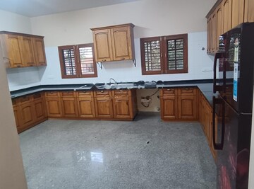 Living Room in 6+ BHK Apartment at Feha Maples, Benson Town – for Rent