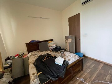 Bedroom in 2 BHK Apartment at Parel – for Rent