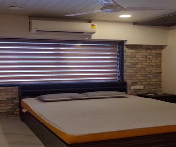 Bedroom in 2 BHK Apartment at Dadar West – for Rent