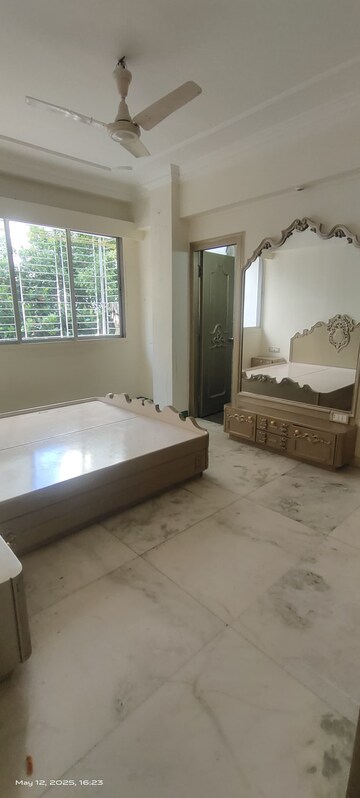 Bedroom in 3 BHK Apartment at Khar West – for Rent