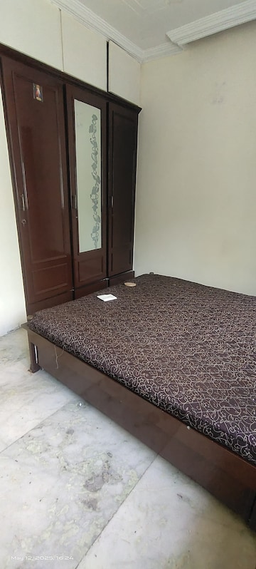 Bedroom in 3 BHK Apartment at Khar West – for Rent
