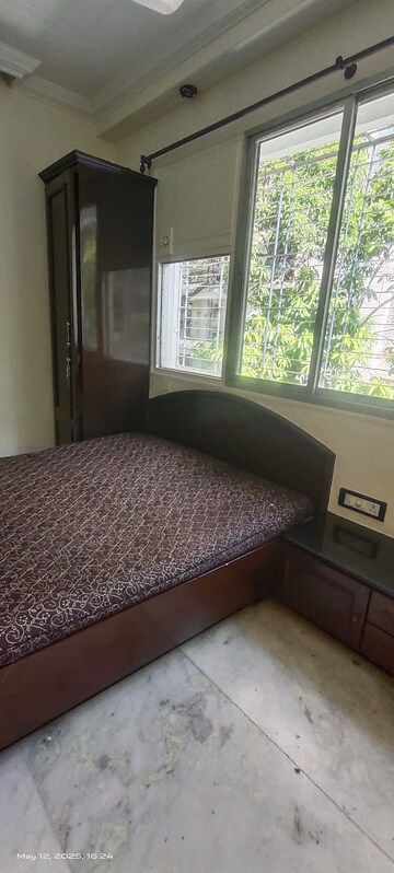 Bedroom in 3 BHK Apartment at Khar West – for Rent
