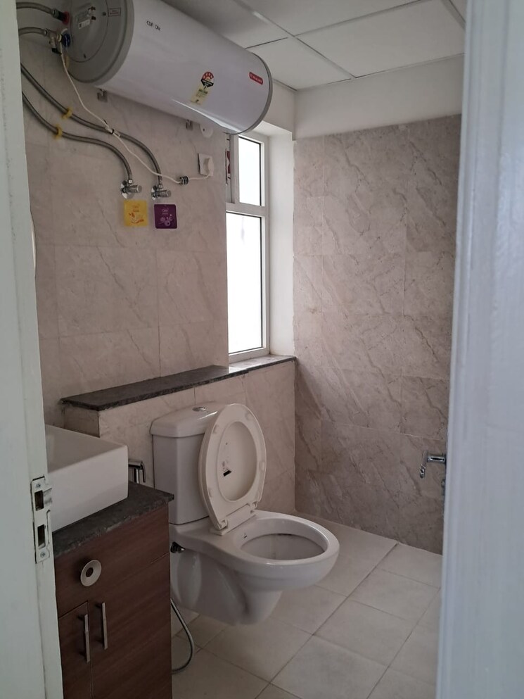 Bathroom, patiala road 2 Bedroom 1140 Sq.Ft. Apartment In Patiala Road Zirakpur 8751604