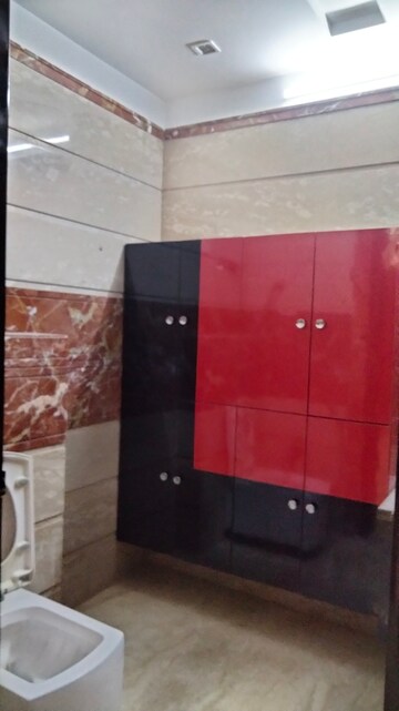 Furnished Amenities in 3 BHK Builder Floor at Anand Nagar – for Rent