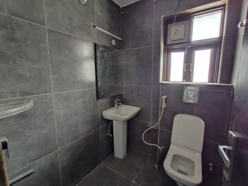 Bathroom in 4 BHK Builder Floor at Uday Arden 45, Sector 45 – for Rent