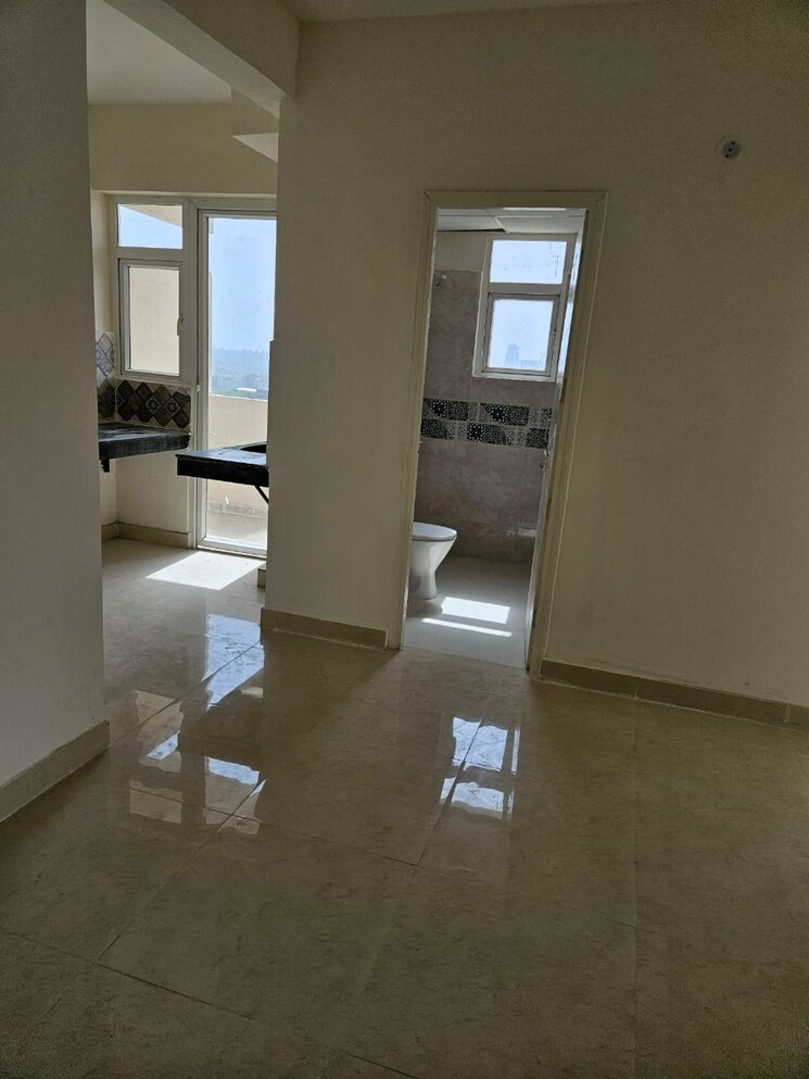 Room, signature-global-prime 2 Bedroom 834 Sq.Ft. Apartment In Sector 63a Gurgaon 8751795