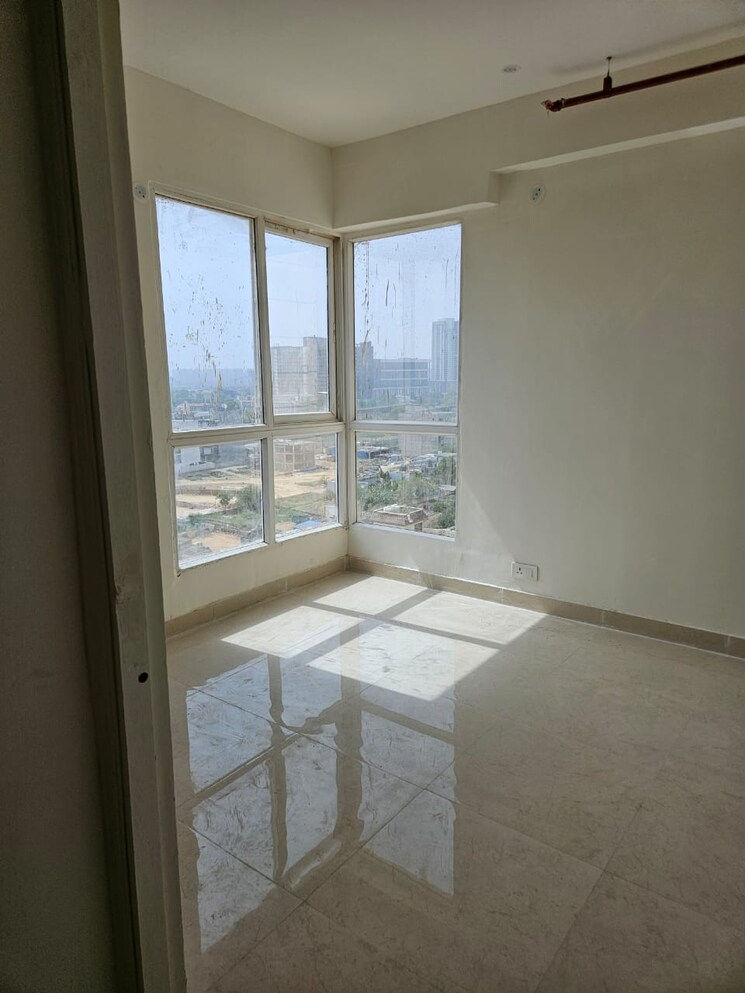 Room, signature-global-prime 2 Bedroom 834 Sq.Ft. Apartment In Sector 63a Gurgaon 8751795