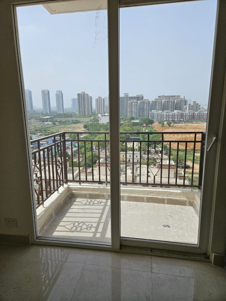 Balcony, signature-global-prime 2 Bedroom 834 Sq.Ft. Apartment In Sector 63a Gurgaon 8751795