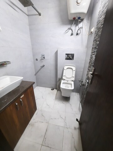 Attached Bathroom in 1.5 BHK Builder Floor at Malviya Nagar – for Rent
