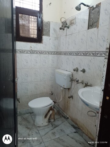 Bathroom in 2 BHK Builder Floor at Green Fields Colony – for Rent