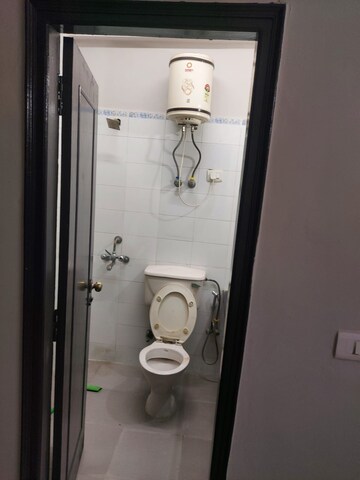 Bathroom in 3.5 BHK Builder Floor at Ardee Mall, Sector 52 – for Rent