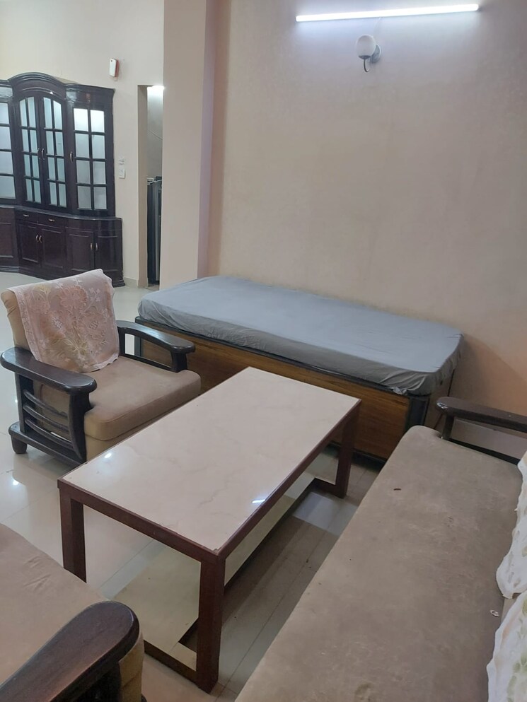 Living Room, ardee-mall 3.5 Bedroom 2400 Sq.Ft. Builder Floor In Sector 52 Gurgaon 8751911