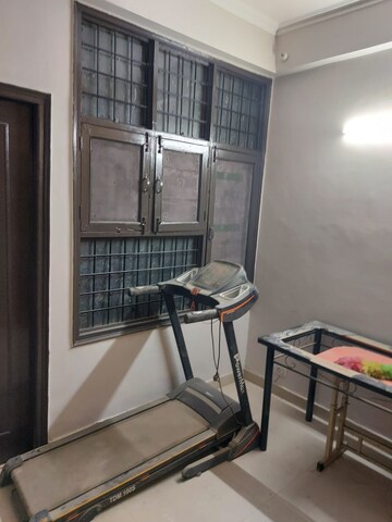 Staircase in 3.5 BHK Builder Floor at Ardee Mall, Sector 52 – for Rent