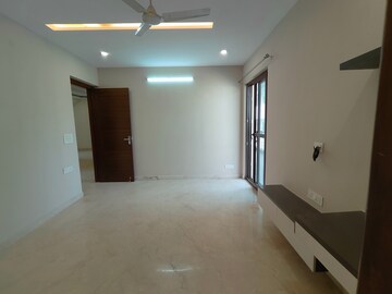 Room in 3 BHK Builder Floor at Uday Arden 45, Sector 45 – for Rent
