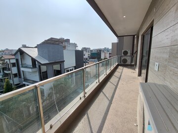 Balcony in 3 BHK Builder Floor at Uday Arden 45, Sector 45 – for Rent