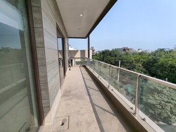 Balcony in 3 BHK Builder Floor at Uday Arden 45, Sector 45 – for Rent