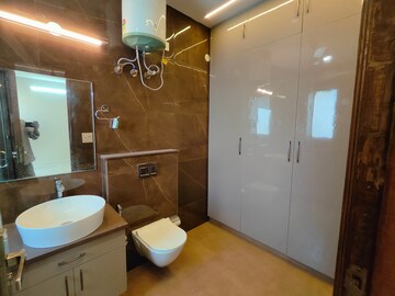 Bathroom in 3 BHK Builder Floor at Uday Arden 45, Sector 45 – for Rent