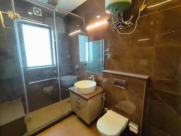Master Bedroom in 3 BHK Builder Floor at Uday Arden 45, Sector 45 – for Rent