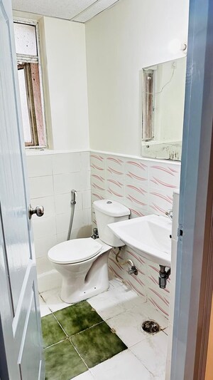 Bathroom in 3.5 BHK Apartment at Ansal Celebrity Meadows, Sushant Golf City – for Sale