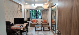 1 BHK Apartment For Sale in Khar West