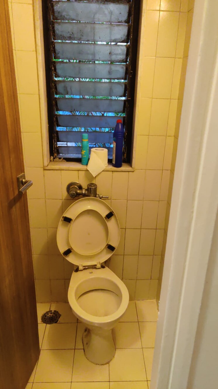 Attached Bathroom, khar west 1 Bedroom 480 Sq.Ft. Apartment In Khar West Mumbai 8751975