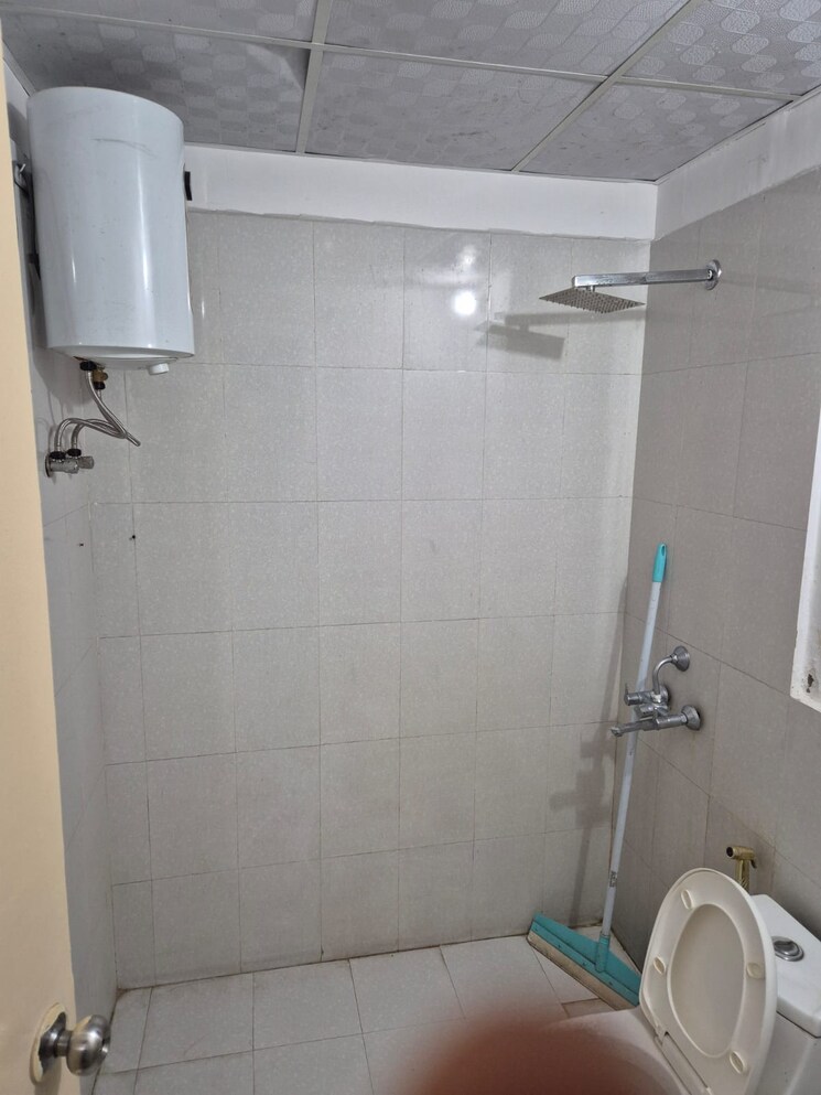 Bathroom, ac-tower 3 Bedroom 1725 Sq.Ft. Apartment In Sector 84 Gurgaon 8751989