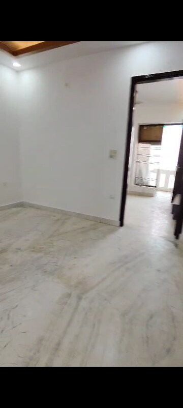 Room in 3 BHK Builder Floor at Sharma Homes 1, Sector 37 – for Sale